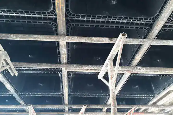 قوطی کشی زیر سقف وافل