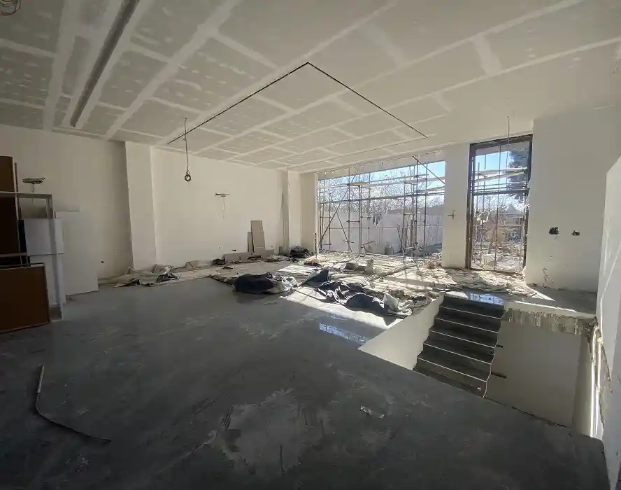 در حال نازک کاری