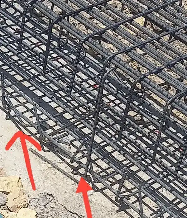 ایرادات اجرایی آرماتوربندی فونداسیون - خوابیدن میلگرد عرضی فونداسیون