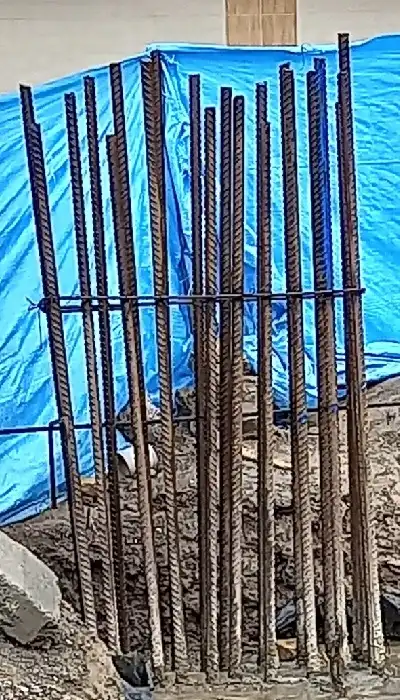 خارج شدن میلگردها از امتداد قائم در هنگام بتن ریزی